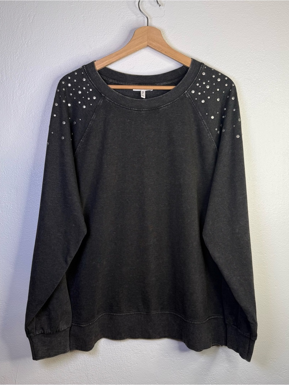 Maurices Stud Embellished Charcoal Gray Crew Neck Pullover Sweatshirt Size XL - Picture 2 of 15